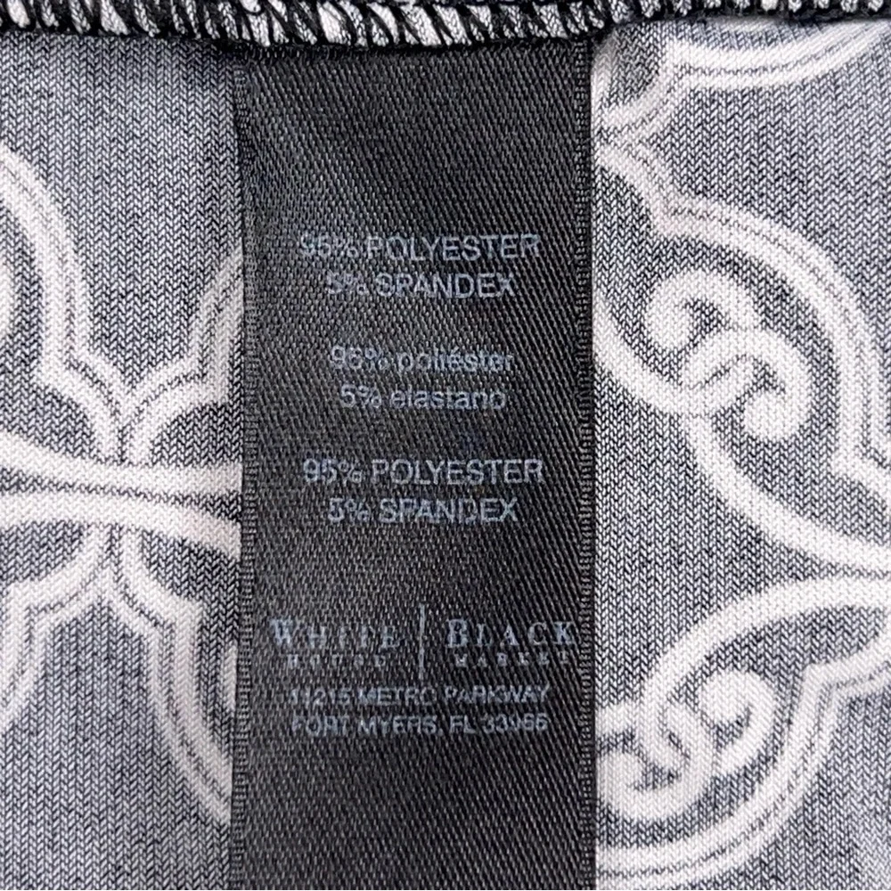 XS White House Black Market Short Sleeve Blouse Stretch Geometric Print